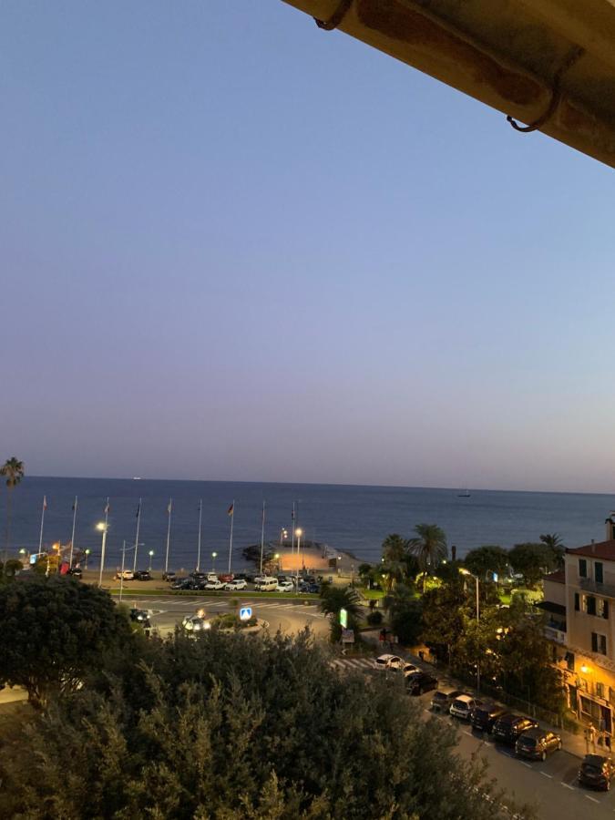 Апартаменты Casa Al Mare Варацце Экстерьер фото