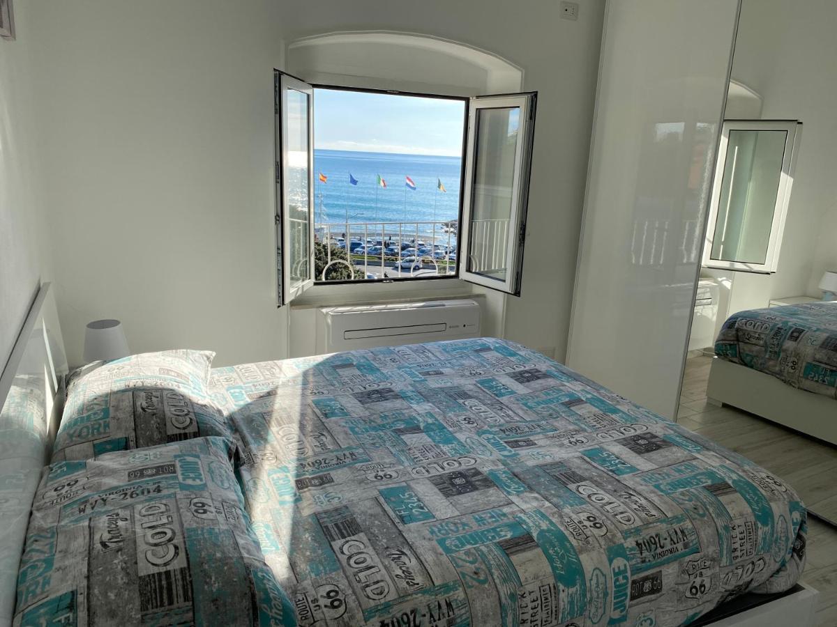 Апартаменты Casa Al Mare Варацце Экстерьер фото